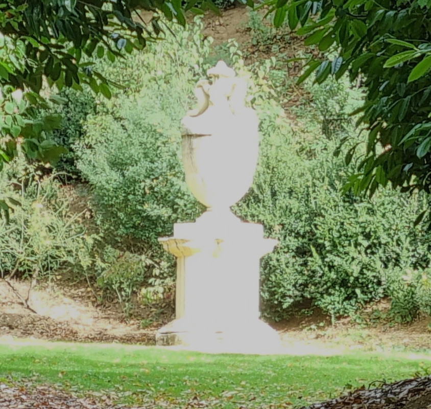 Marquess Urn